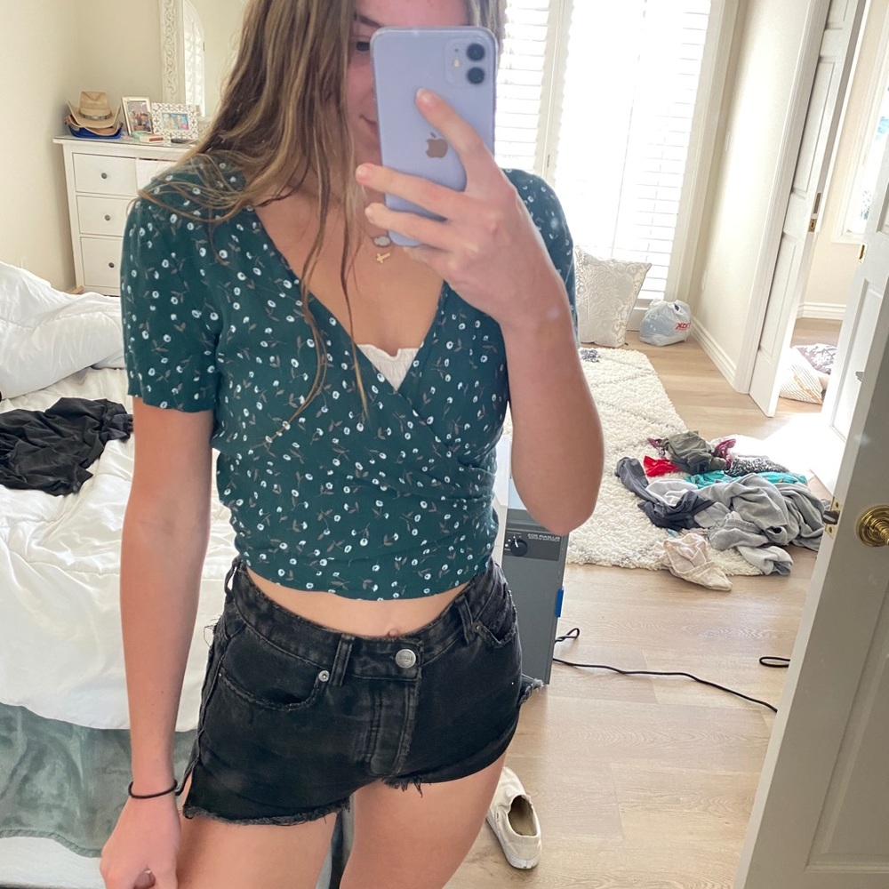 Brandy Green Rae top - Picture 3 of 6